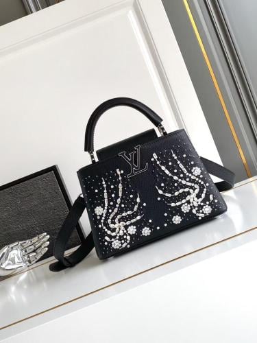 LV Capucines مقاس 27 سم