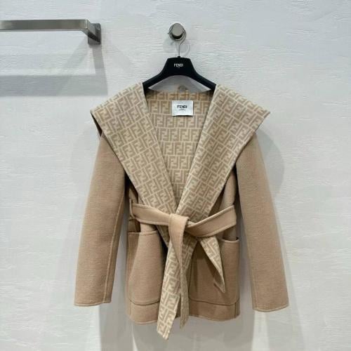 معطف كشمير انيق من فندي