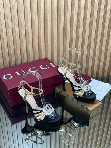 هيلز انيق من قوتشي