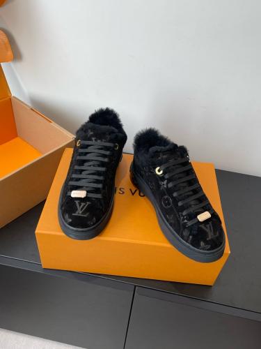 شوز لوي فيتون