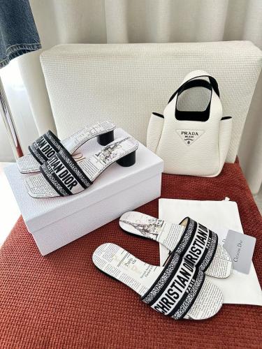 كعب وسليبر انيق من ديور