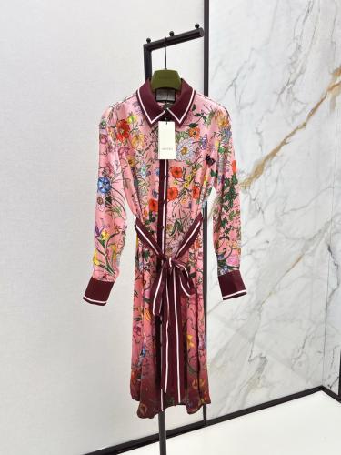 فستان من قوتشي