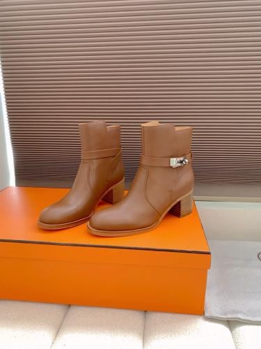 بوت انيق من Hermes