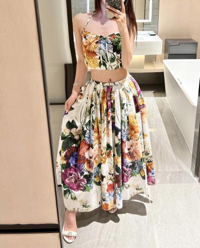 طقم انيق من دولتشي اند غابانا