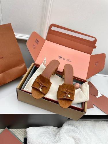 هيلز  loro piana