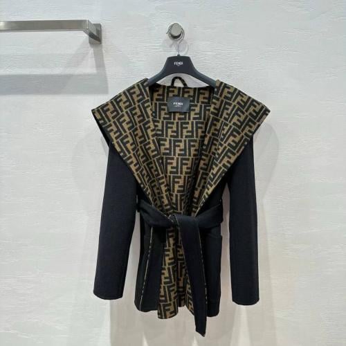 معطف كشمير انيق من فندي