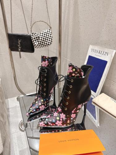 بوت من لوي فيتون