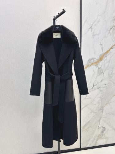 معطف انيق من فندي