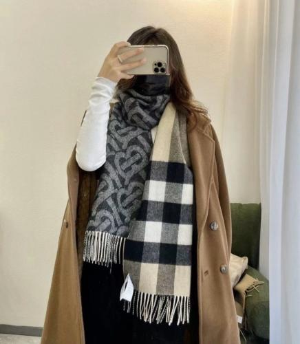 سكارف بربري مع الملحقات
