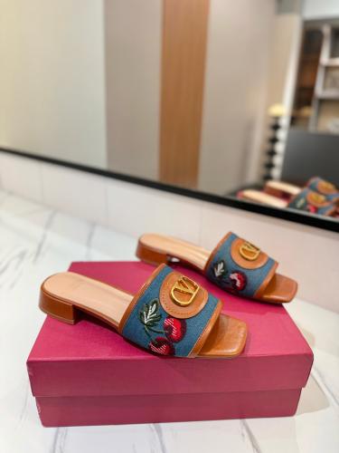 شوز فالنتينو