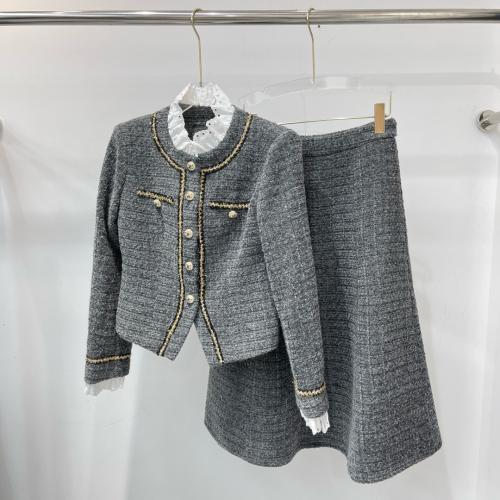 طقم انيق من شانيل