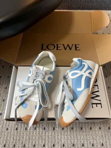 سنيكرز لويفي