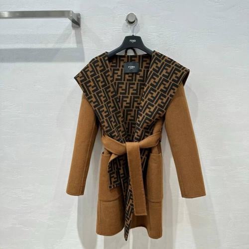 معطف كشمير انيق من فندي