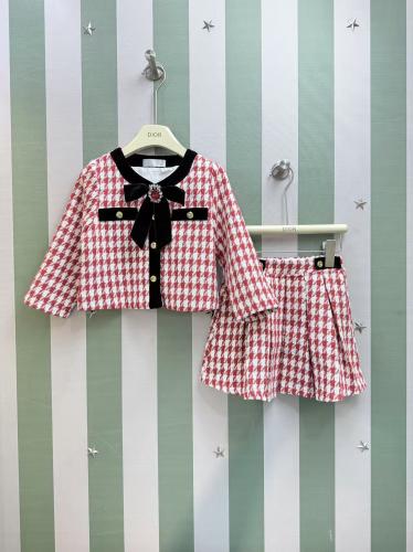 طقم اطفال ديور