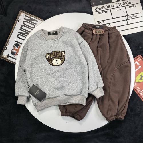 طقم اطفال فندي