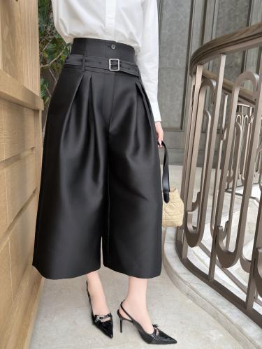 بنطلون انيق من ديور