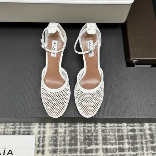 هيلز ALAIA انيق جداً