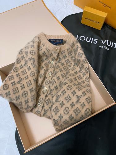 كارديغان لوي فيتون