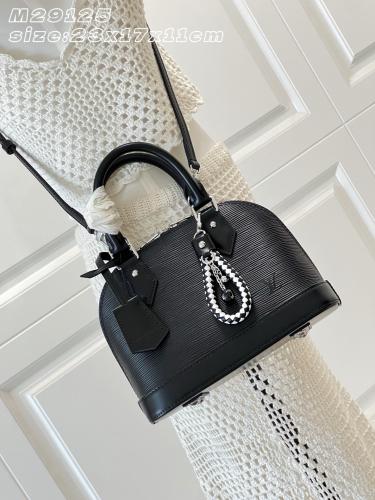 LV Alma مقاس 23.5 سم