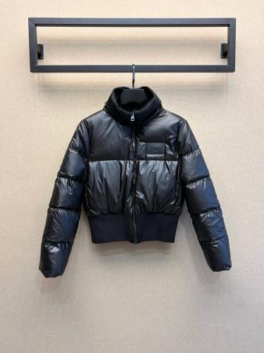 جاكيت انيق من فندي