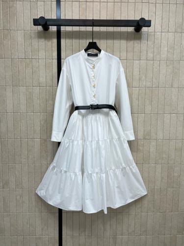 فستان جميل من لوي فيتون