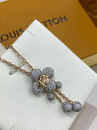 سلسة لوي فيتون مع الملحقات