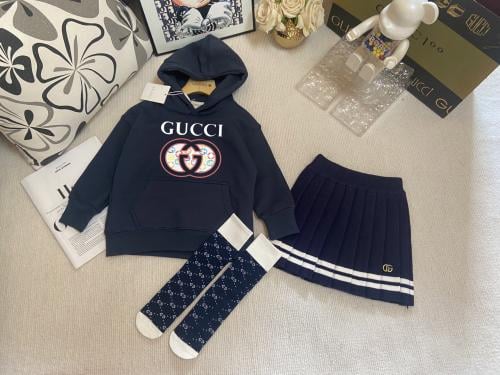 طقم اطفال قوتشي