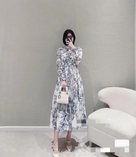 فستان انيق وناعم