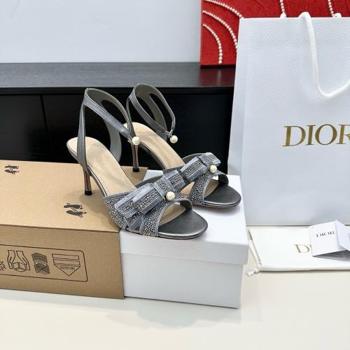 هيلز انيق من ديور