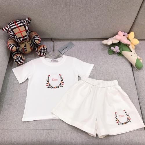 طقم اطفال ديور