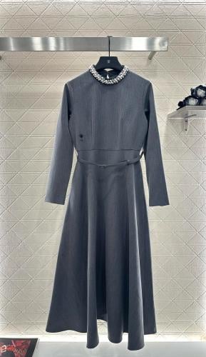 فستان ديور انيق جدا