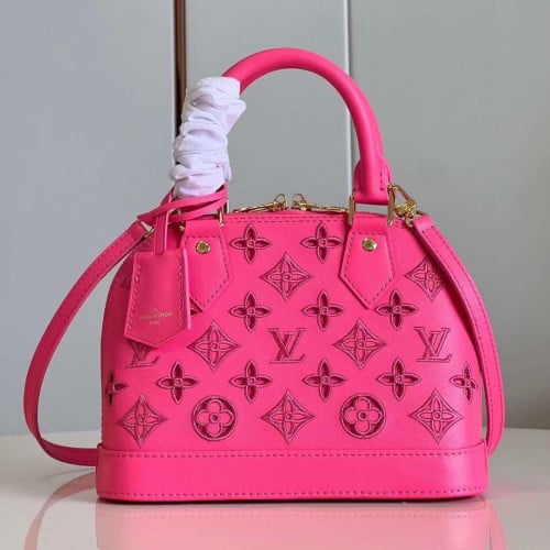 شنطة LV ماستر 23 سم