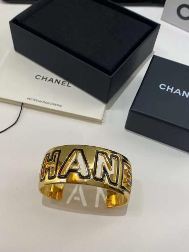 اسورة شانيل مع الملحقات