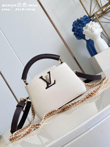 LV Capucines مقاس 21 سم