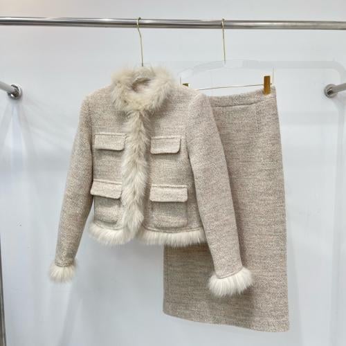 طقم انيق من شانيل