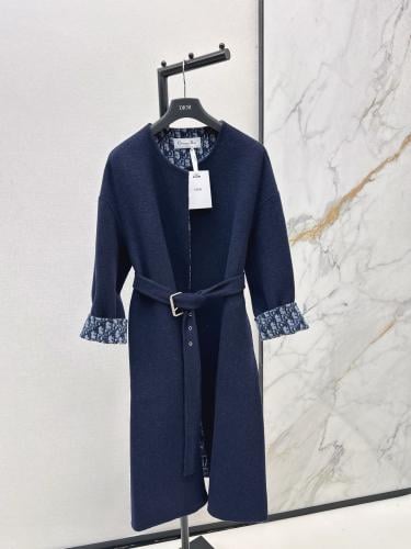 معطف ديور من الجاكار السويسري صناعه يدوي