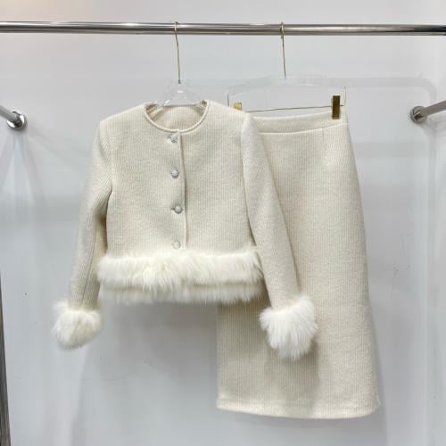 طقم انيق من شانيل