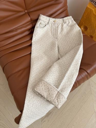 بنطلون انيق من لوي فيتون