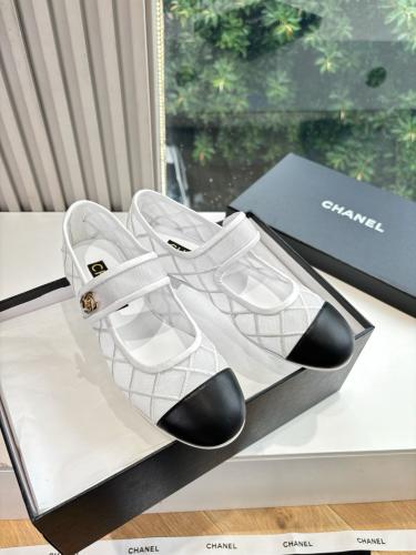 فلات انيق من chanel