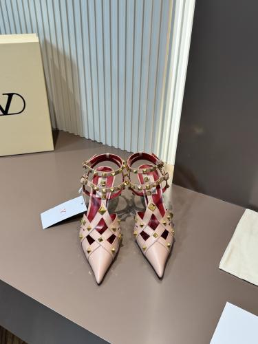 هيلز فالنتينو انيق جدا