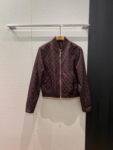 جاكيت انيق  من لوي فيتون