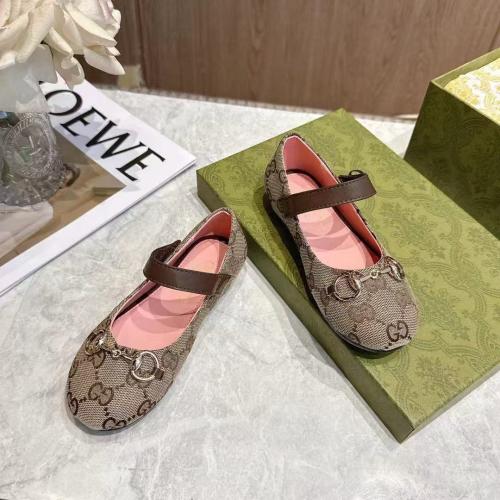 شوز اطفال فندي