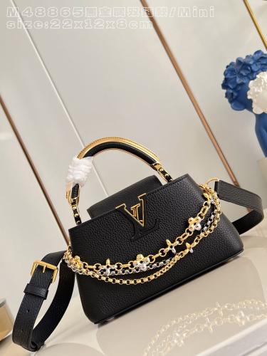 LV Capucines east west مقاس 22 سم