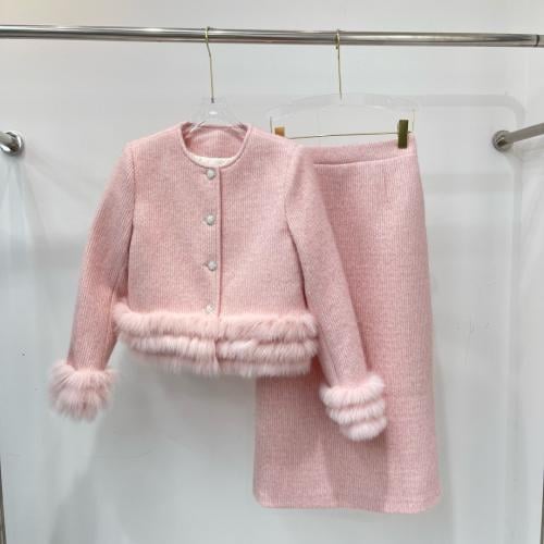 طقم انيق من شانيل