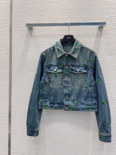 جاكيت من ديور