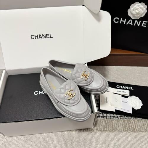 شوز انيق من chanel