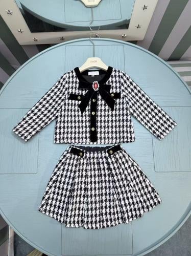 طقم اطفال ديور