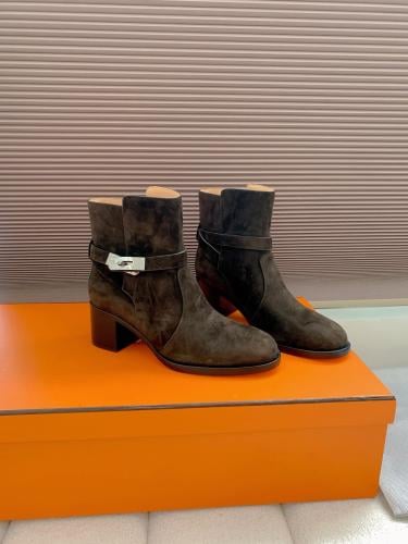 بوت انيق من Hermes