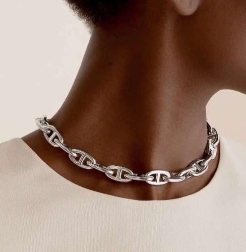 عقد هيرمز مع الملحقات