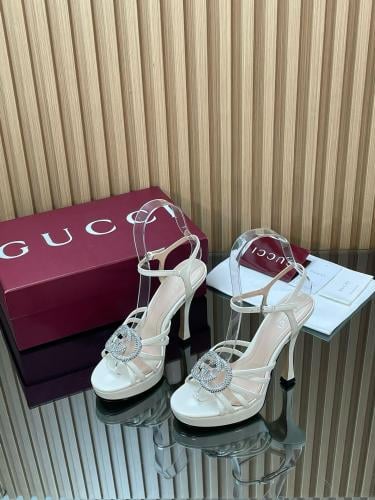 هيلز انيق من قوتشي